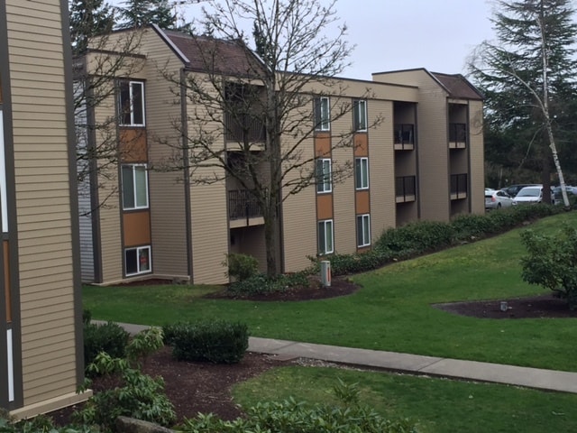14625 NE 34th St, Unit G13 in Bellevue, WA - Foto de edificio - Building Photo