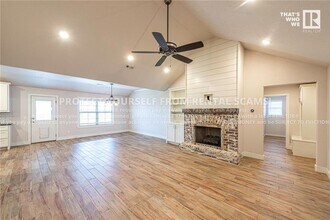 528 Brooke St in Springdale, AR - Building Photo - Building Photo