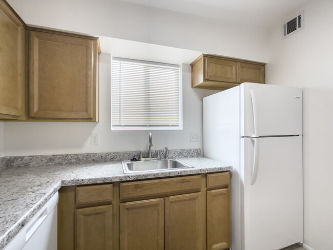 Santa Cruz Villas in Phoenix, AZ - Building Photo - Building Photo