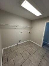 1017 E Bay Springs Dr in Villa Rica, GA - Foto de edificio - Building Photo