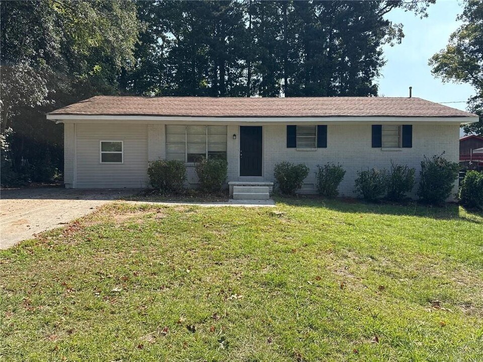 4680 Ryan Rd in Conley, GA - Building Photo