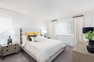 Preserve at Forbes Creek in Kirkland, WA - Building Photo - Interior Photo