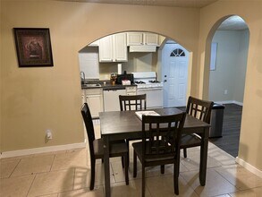 209 18th Ave N in Texas City, TX - Building Photo - Building Photo