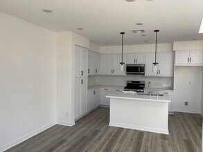 9636 New Morning Pl in Rancho Cucamonga, CA - Building Photo - Building Photo