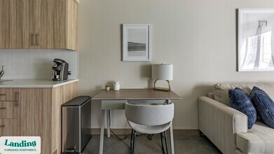 1850 NW Front Ave, Unit 238 in Portland, OR - Building Photo - Building Photo