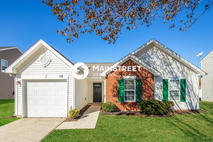 718 Aberdeen Glen Pl in Charlotte, NC - Building Photo
