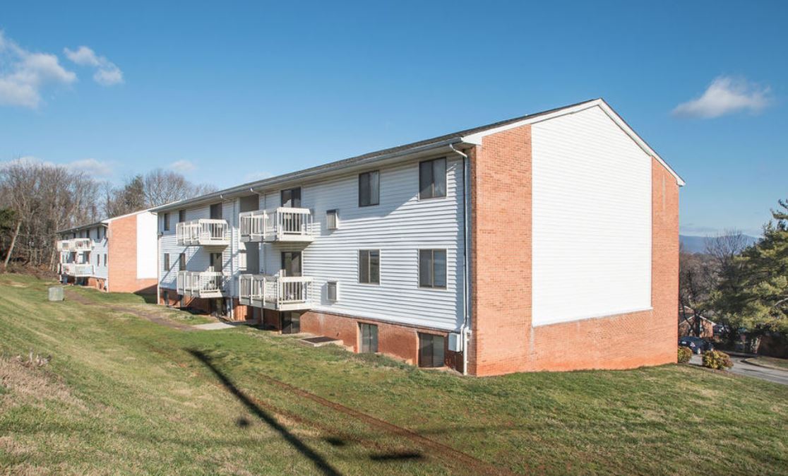 Liberty Manor Apartments in Bedford, VA - Building Photo