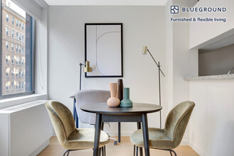 255 W 94th St in New York, NY - Building Photo - Building Photo