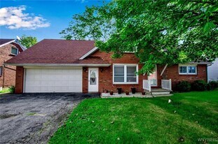 128 Circle Ln in Lackawanna, NY - Building Photo