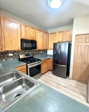 812 Genesee Dr in Naperville, IL - Building Photo - Building Photo