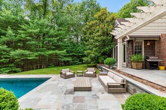 22 Mile Hill Rd in East Hampton, NY - Building Photo - Building Photo