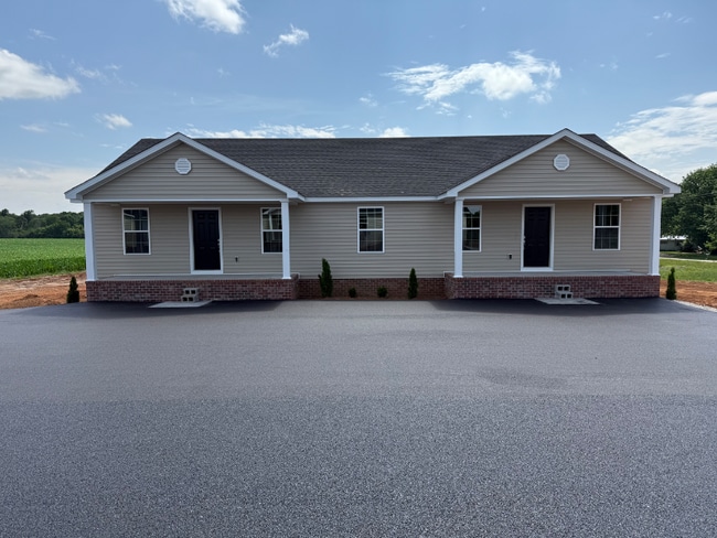 105 Robins Way
