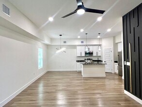 110 Webb in San Antonio, TX - Building Photo - Building Photo