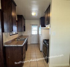 36820 98th St E in Littlerock, CA - Building Photo - Building Photo