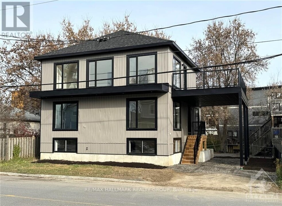 37 Jolliet Ave in Ottawa, ON - Building Photo