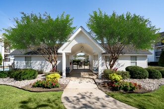 Claypond Commons in Myrtle Beach, SC - Foto de edificio - Building Photo
