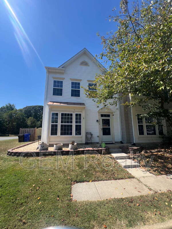 property at 5218 Drakes Ct