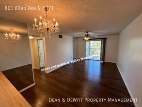 801 83rd Ave N in St. Petersburg, FL - Foto de edificio - Building Photo