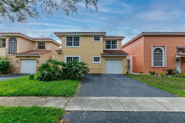 2592 W Saratoga Dr