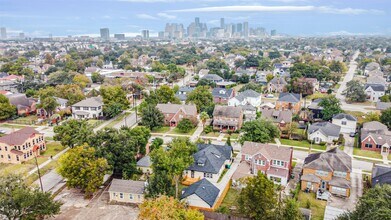2606 Oakdale St in Houston, TX - Building Photo - Building Photo