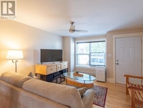 320 Queen St in Charlottetown, PE - Building Photo - Building Photo