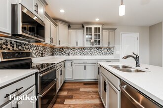 1309 Harmon Ln in Clarksville, TN - Foto de edificio - Building Photo