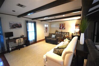 8011 Meadowvale Dr in Houston, TX - Building Photo - Building Photo