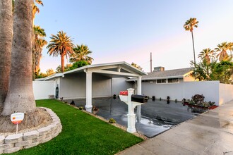 6345 Jumilla Ave in Woodland Hills, CA - Building Photo - Building Photo