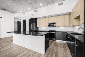 221 Main St N in St. Petersburg, FL - Building Photo - Building Photo