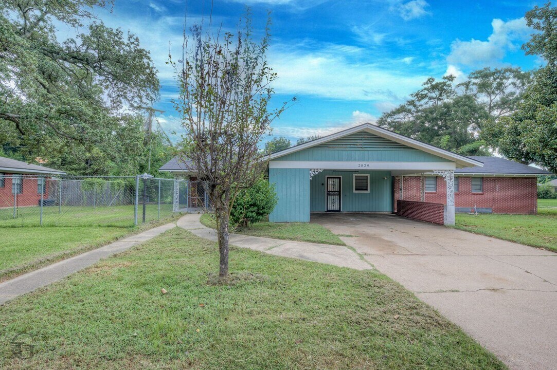 2829 Doles Pl in Shreveport, LA - Building Photo