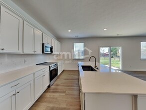 202 Kramer Mills Dr in Columbus, OH - Building Photo - Building Photo