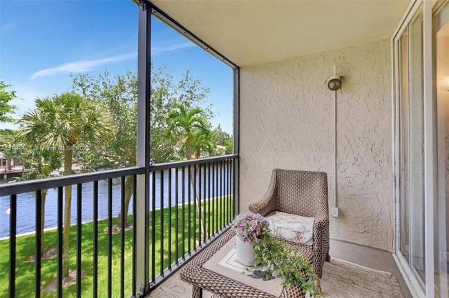 14 Royal Palm Way in Boca Raton, FL - Building Photo - Building Photo