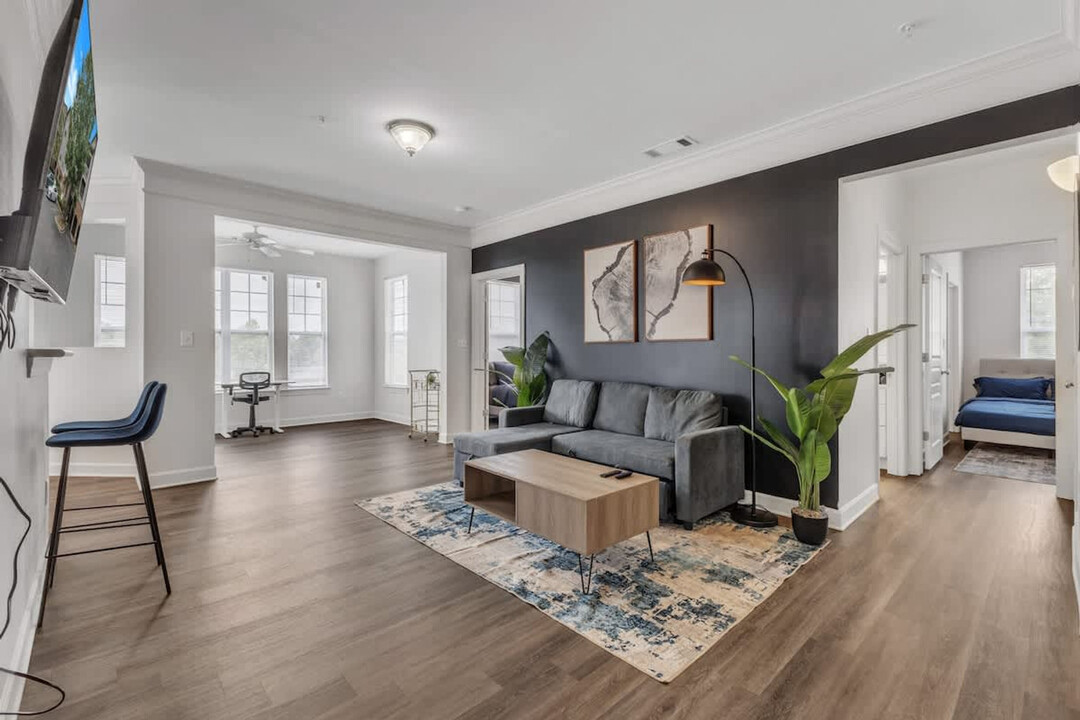 8238 Hydon Dawn Ln in Cary, NC - Building Photo
