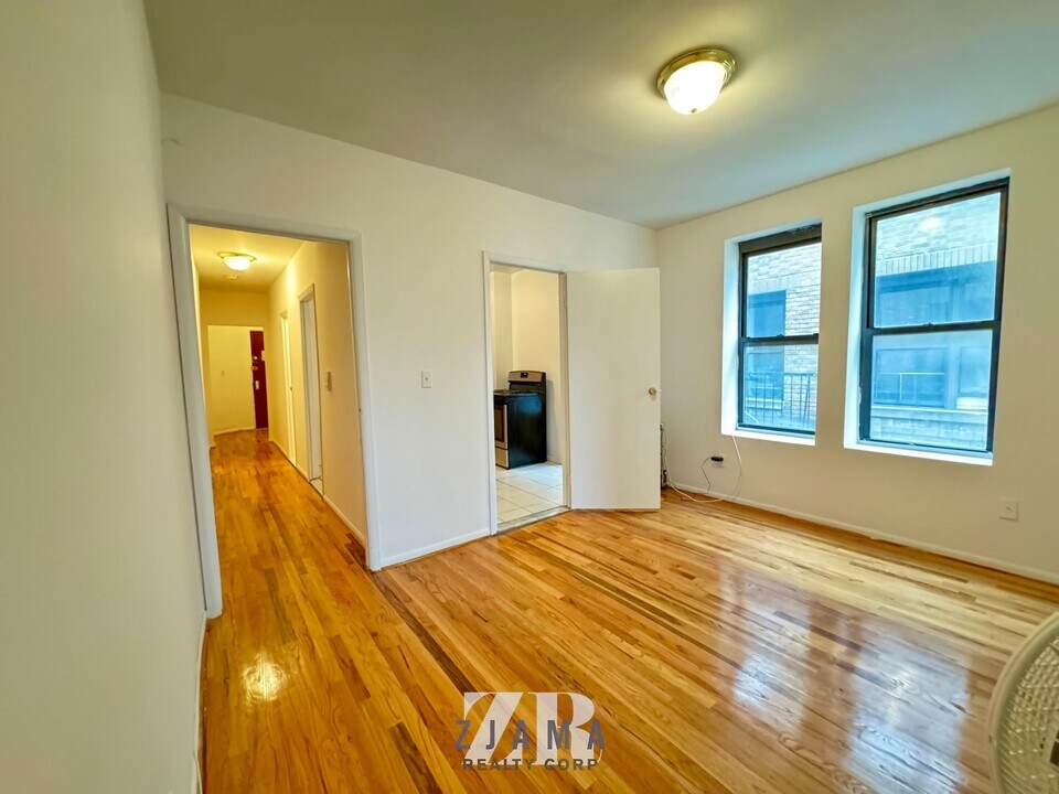 392 E 4th St in Brooklyn, NY - Building Photo