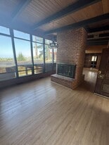 1625 Higgins Way in Pacifica, CA - Building Photo
