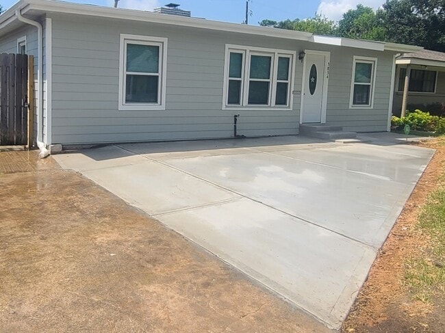 property at 3834 Rosedale St