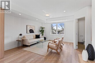 15 Acorn Ave in Toronto, ON - Building Photo - Building Photo