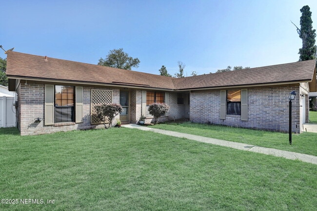 7869 Jeff Dr in Jacksonville, FL - Foto de edificio - Building Photo
