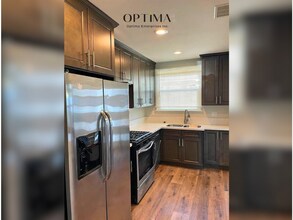 7049 Jamieson Ave in Los Angeles, CA - Building Photo - Building Photo