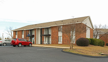 Sweetbriar Apartments in Lexington, SC - Foto de edificio - Building Photo