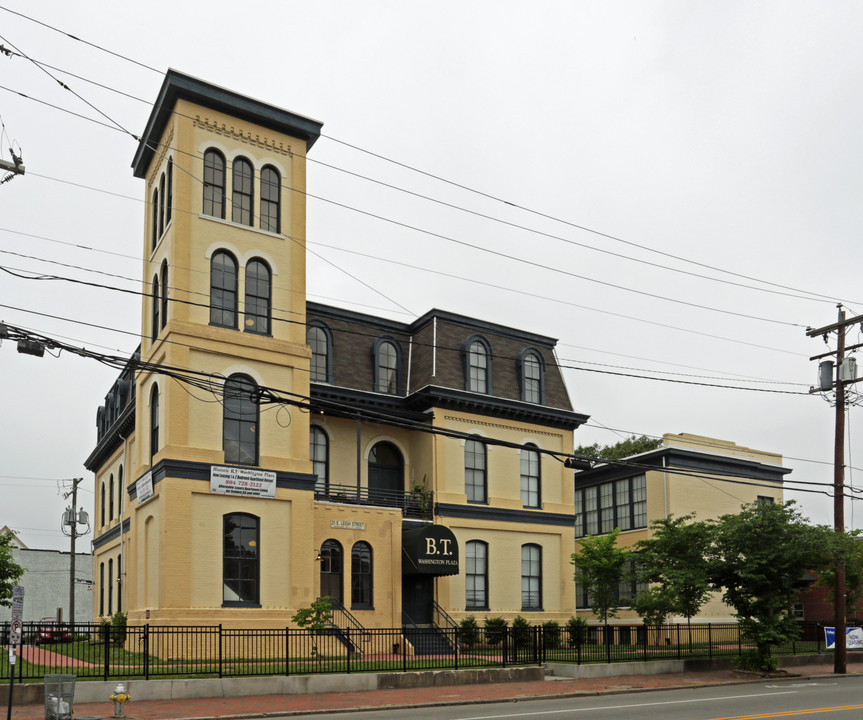 Washington Plaza Apartments in Richmond, VA - Building Photo