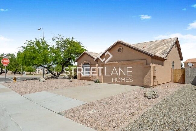 1782 E Erie St in Chandler, AZ - Building Photo - Building Photo