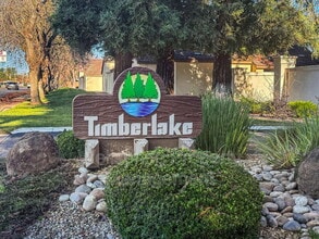 3700 Tully Rd in Modesto, CA - Foto de edificio - Building Photo