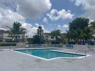 17515 NW 67th Ct in Hialeah, FL - Building Photo - Building Photo