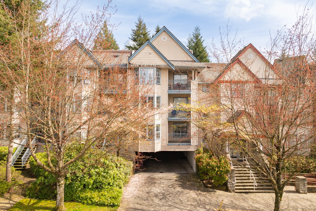 Montclaire Apartments in Coquitlam, BC - Building Photo