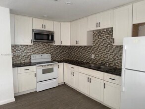 3025 NW 11th St in Fort Lauderdale, FL - Building Photo - Building Photo