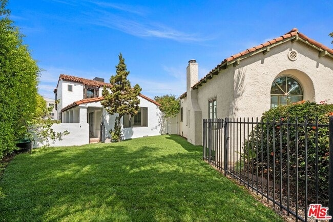 property at 366 S Crescent Heights Blvd