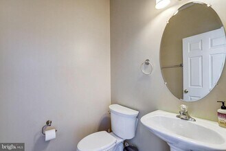 8535 Wyngate Manor Ct in Alexandria, VA - Building Photo - Building Photo