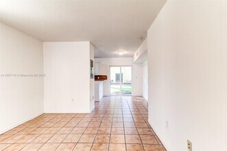 970 NE 34th Ave in Homestead, FL - Building Photo - Building Photo