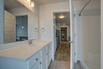 Marketplace Apartments in Flint, MI - Building Photo - Interior Photo